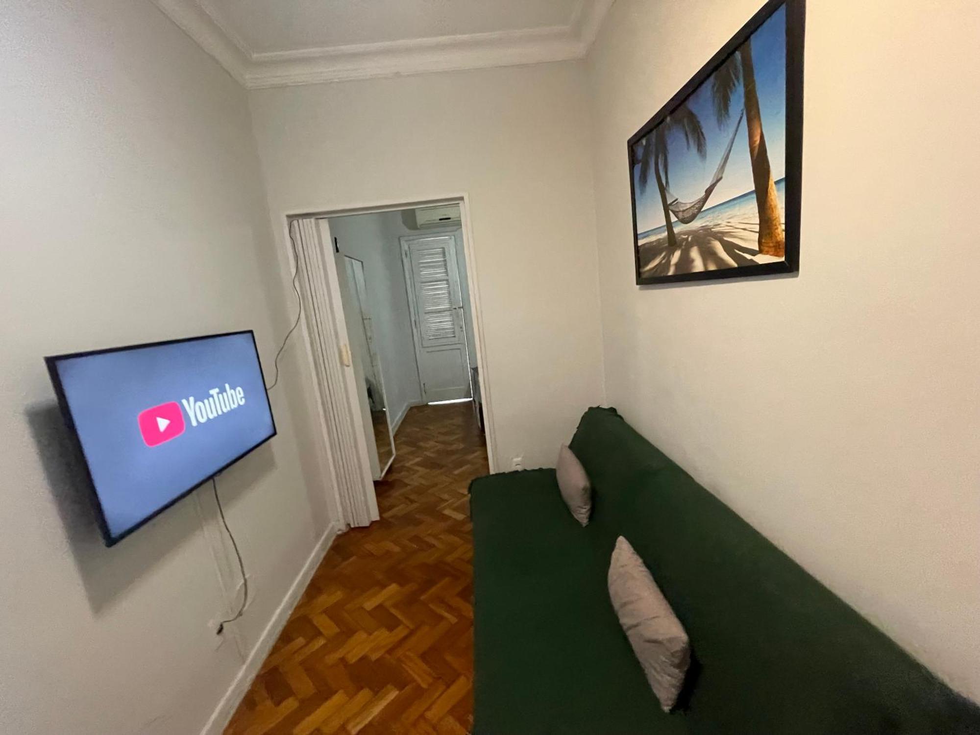 Suh Copacabana 08 Low Cost Behind Copacabanapalace 리오데자네이루 외부 사진