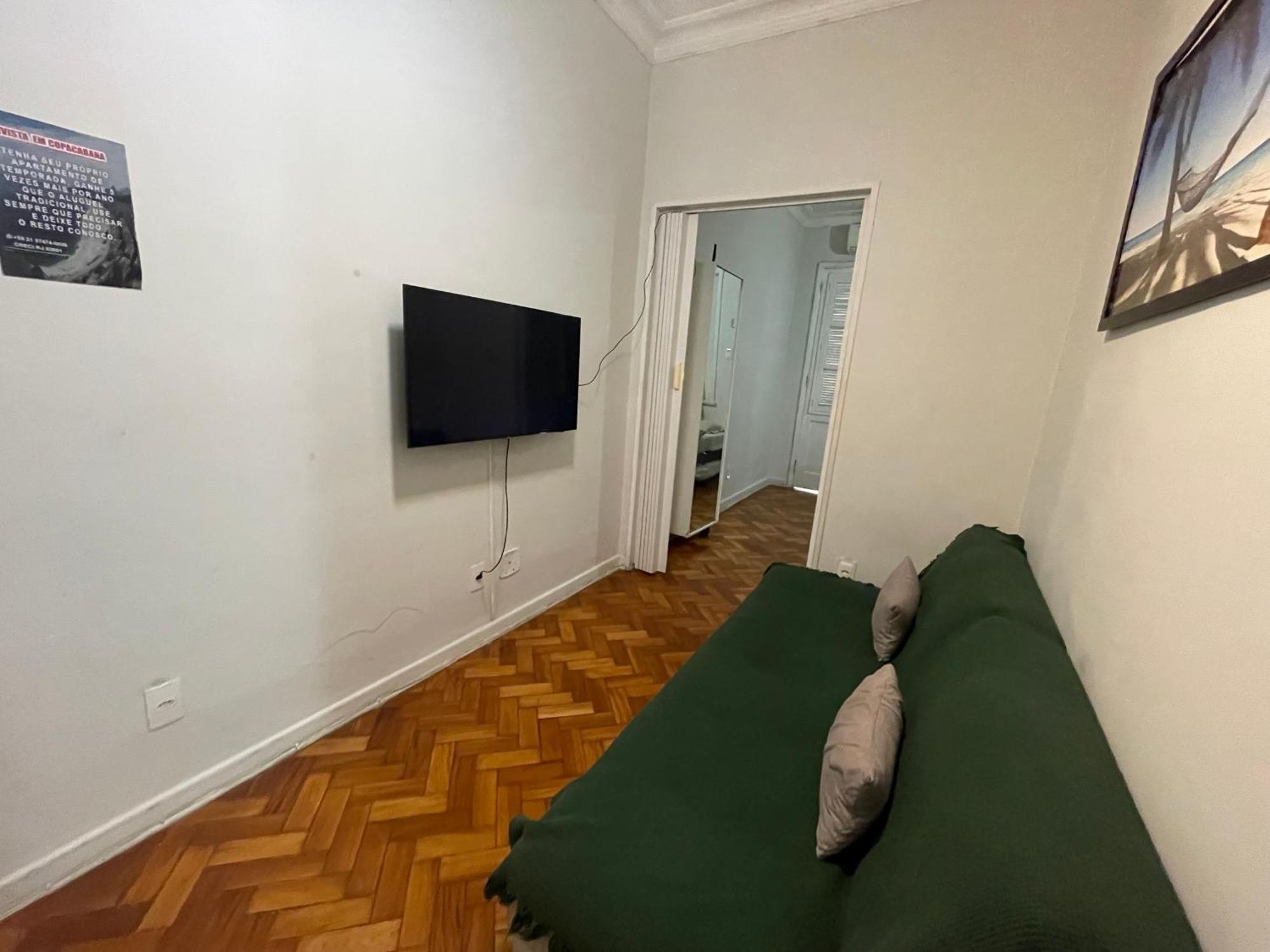 Suh Copacabana 08 Low Cost Behind Copacabanapalace 리오데자네이루 외부 사진