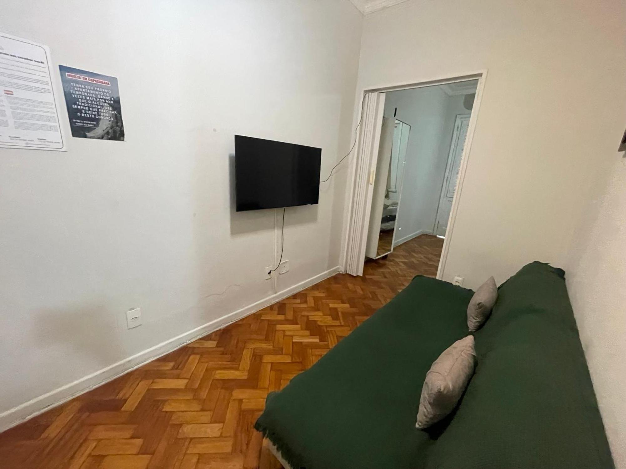 Suh Copacabana 08 Low Cost Behind Copacabanapalace 리오데자네이루 외부 사진